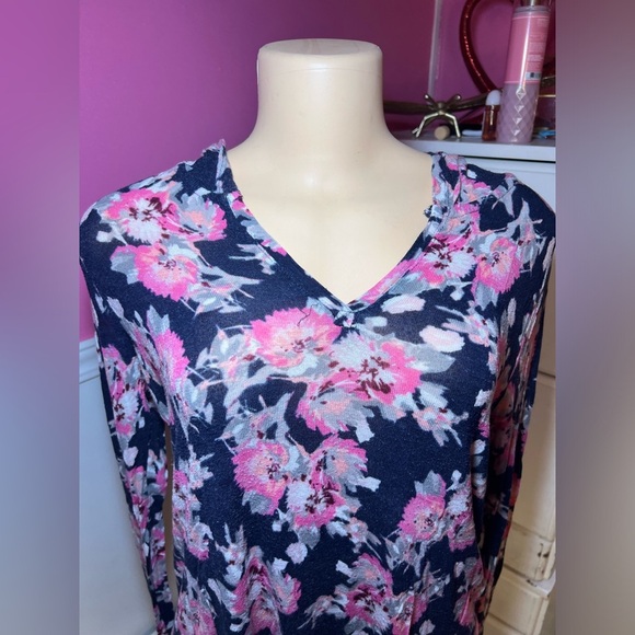 Floral V-Neck Long Sleeve Top - Picture 1 of 8